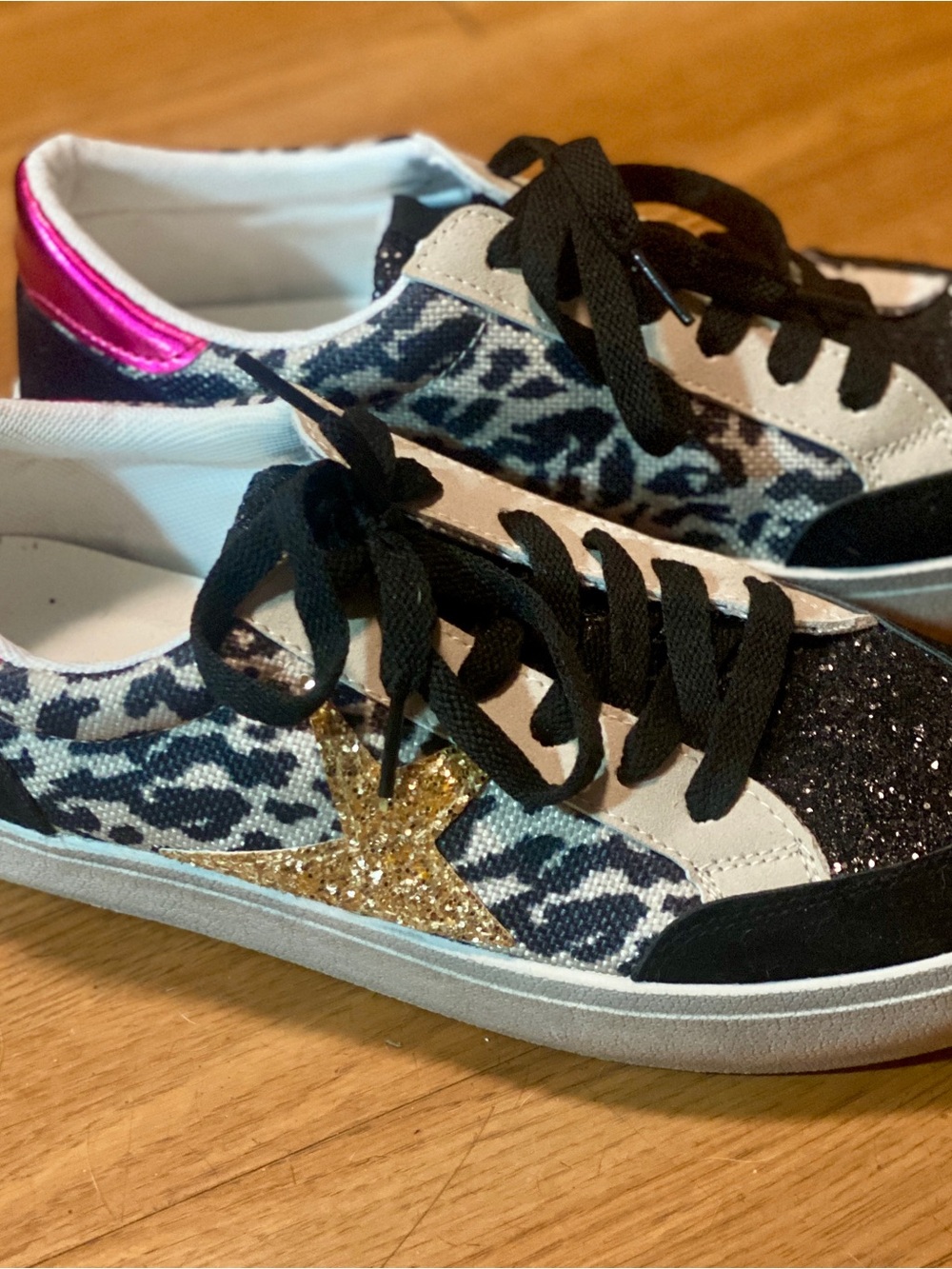 Womens Leopard Print Sneaker with Gold Star Accent - Black/White/Pink